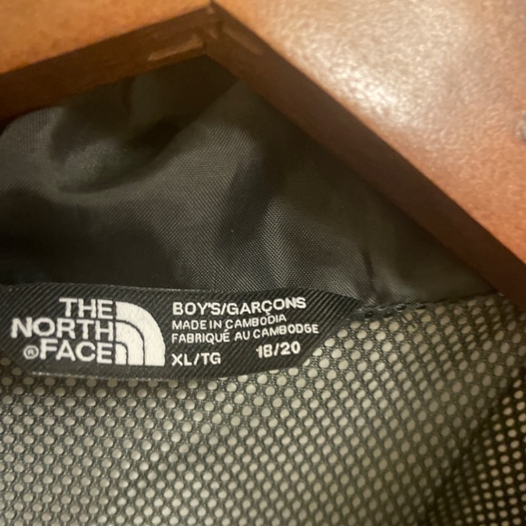 NorthFace Raincoat EXCELLENT CONDITION - Picture 3 of 3